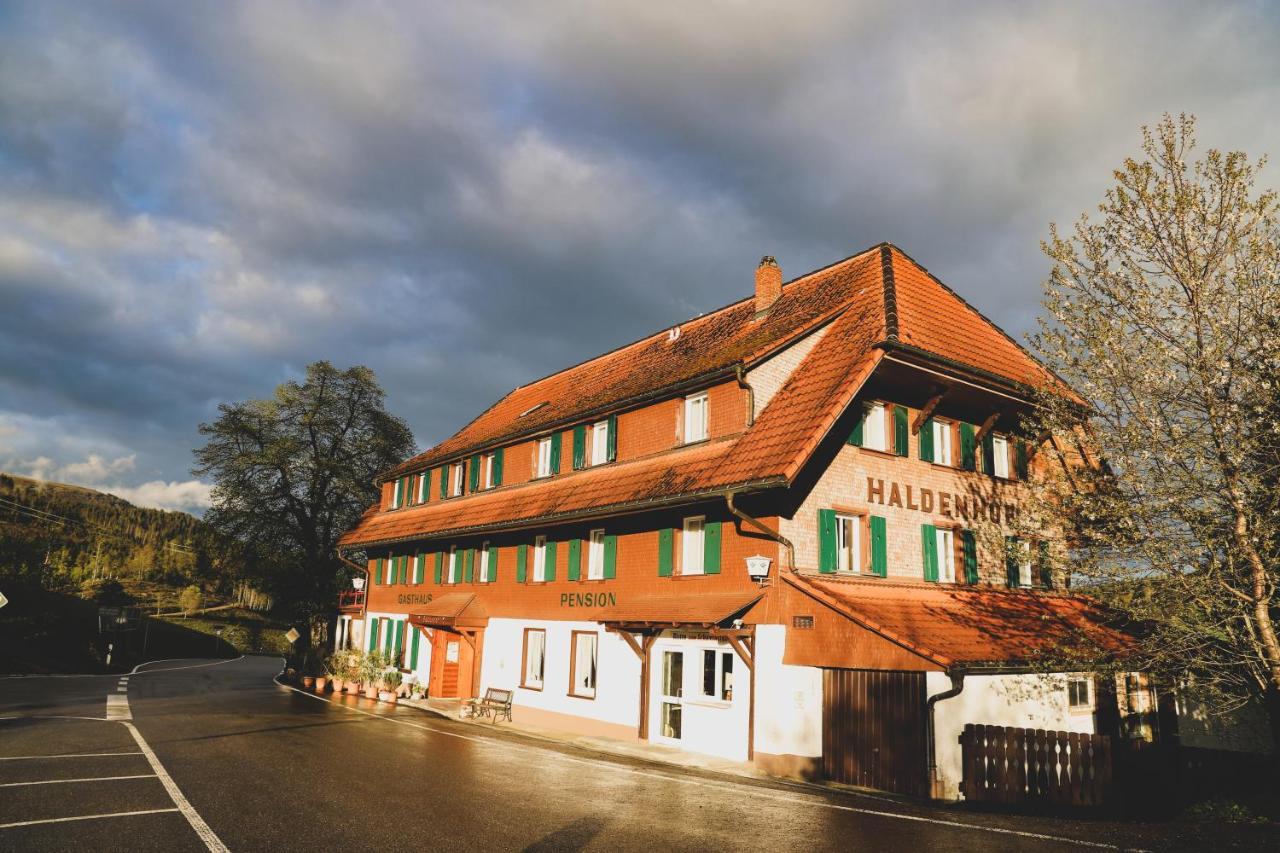 Berggasthof Haldenhof Hotel Vorderheubronn Bagian luar foto